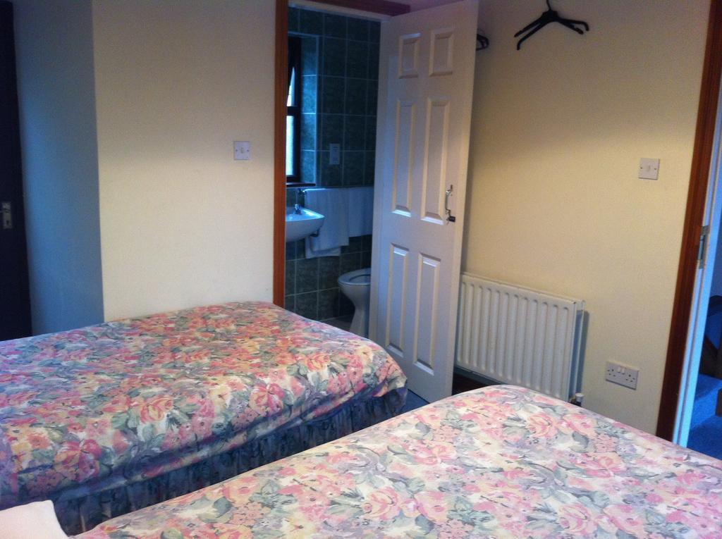 The Perrin Inn Glengarriff Room photo